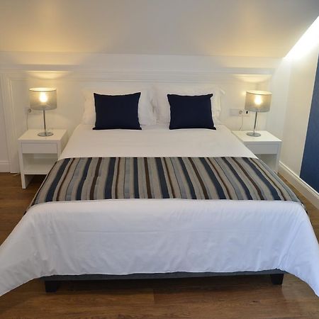 Edificio Charles 303 Apartment ฟุงชาล ภายนอก รูปภาพ